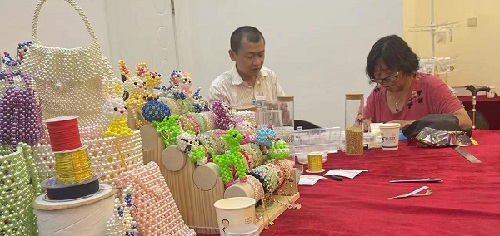 山東69歲崔大媽來手工之家考察學(xué)習(xí)合作，為什么做的比很多人都要強